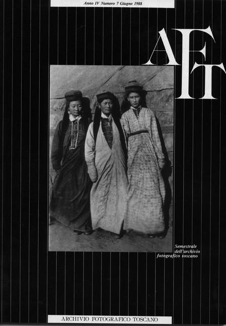 Copertina rivista n. 07 - tre donne dai lineamenti asiatici