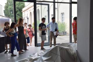 persone in una stanza