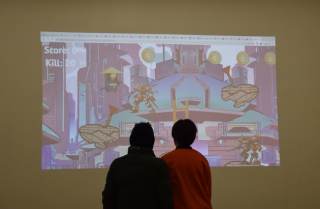 I due ragazzi presentano per la prima volta il videogioco, spiegando come funziona.